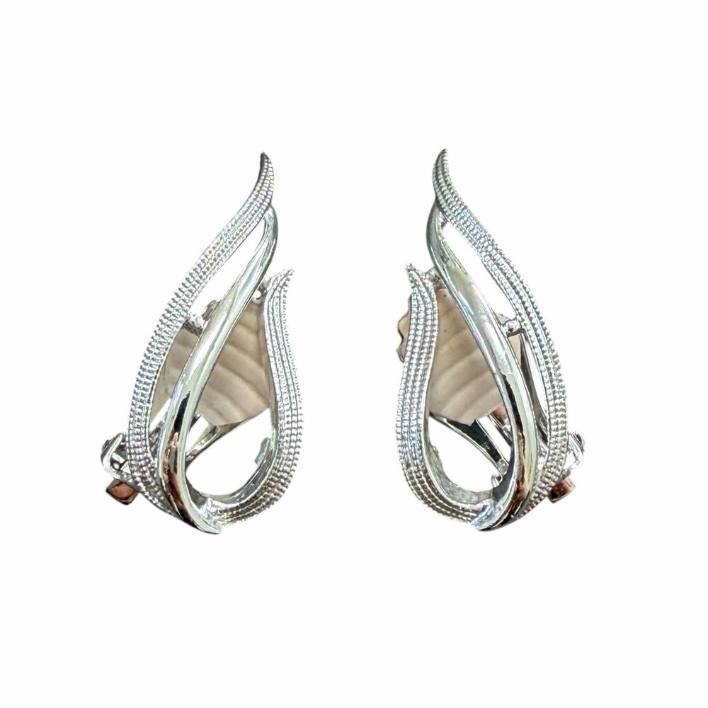 Sarah Coventry Silver Tone Abstract Ribbon Clip On Earrings Modernist Openwork